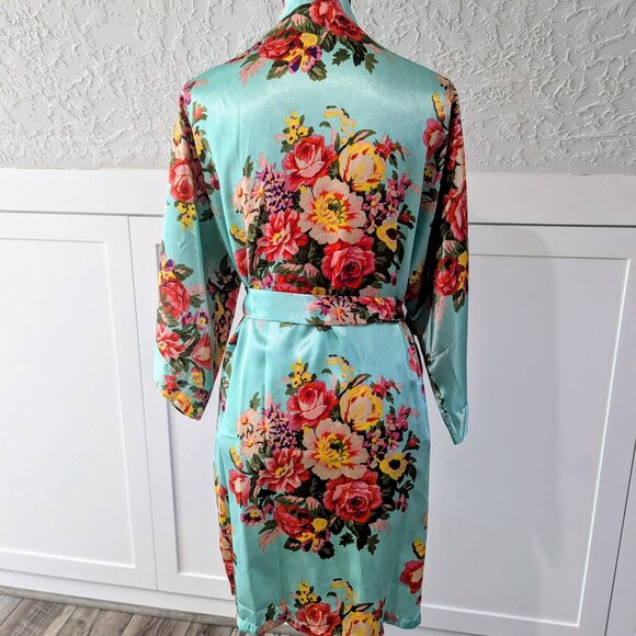 Silky Robe - Picture 2 of 4